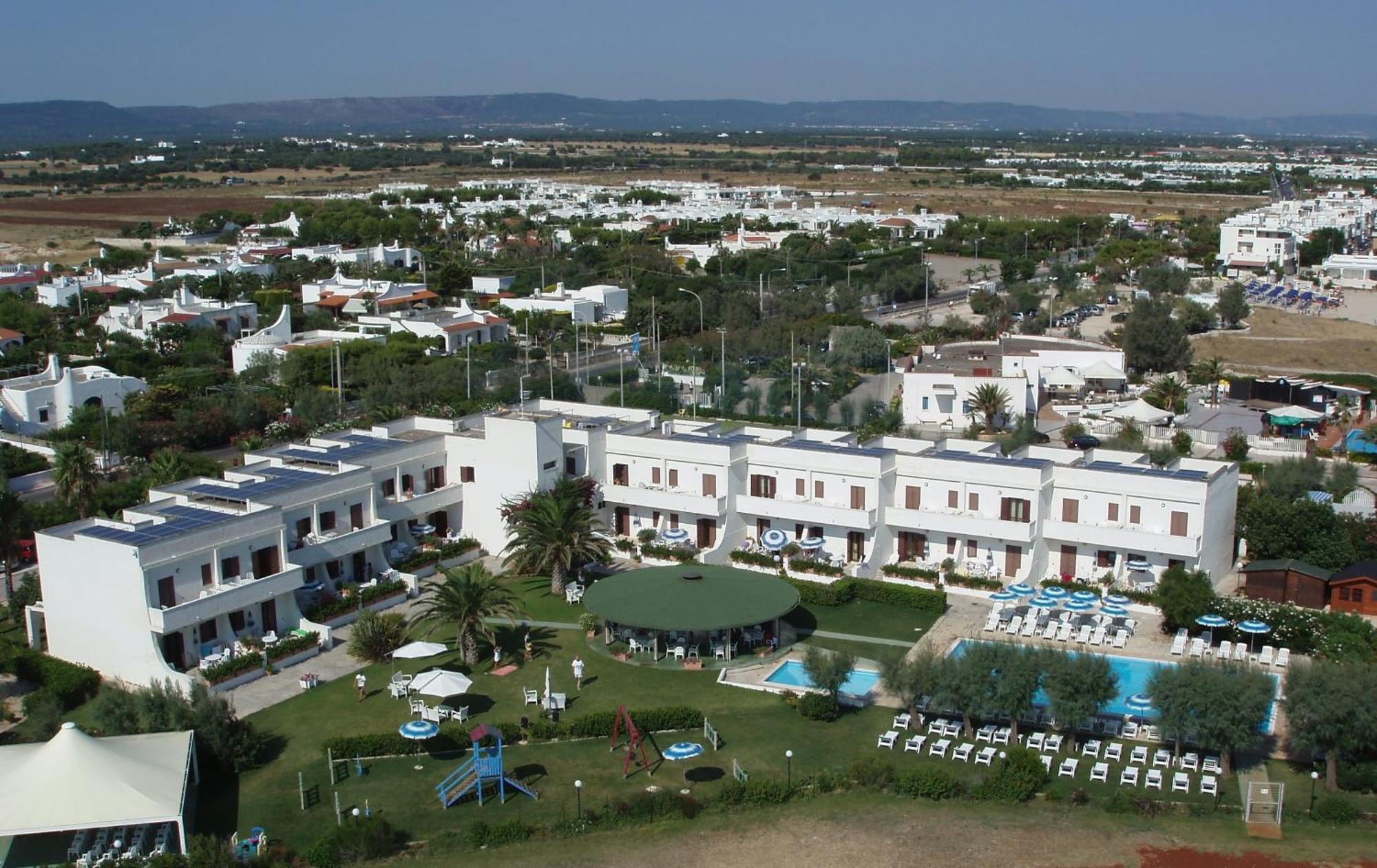 Residence Club Barbara Остуні Екстер'єр фото