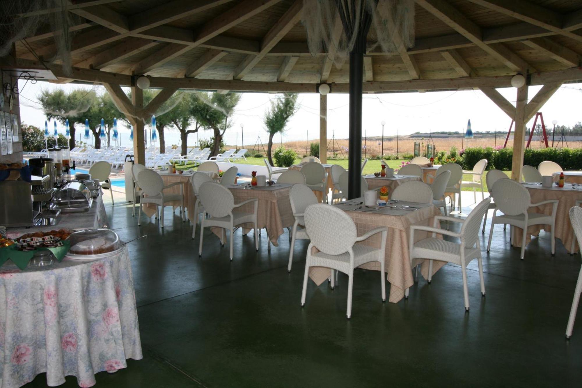 Residence Club Barbara Остуні Екстер'єр фото